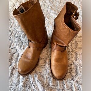 FRYE Veronica short boots